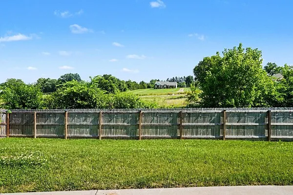 210 Casper Dr — Photo 16