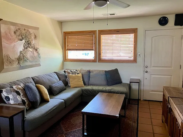 Living area - 1420 San Clemente Ave NW