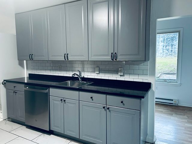 1st image of 135 Rochelle Ave #1