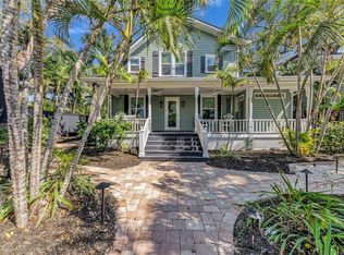 1611 Hyde Park St, Sarasota, FL 34239
