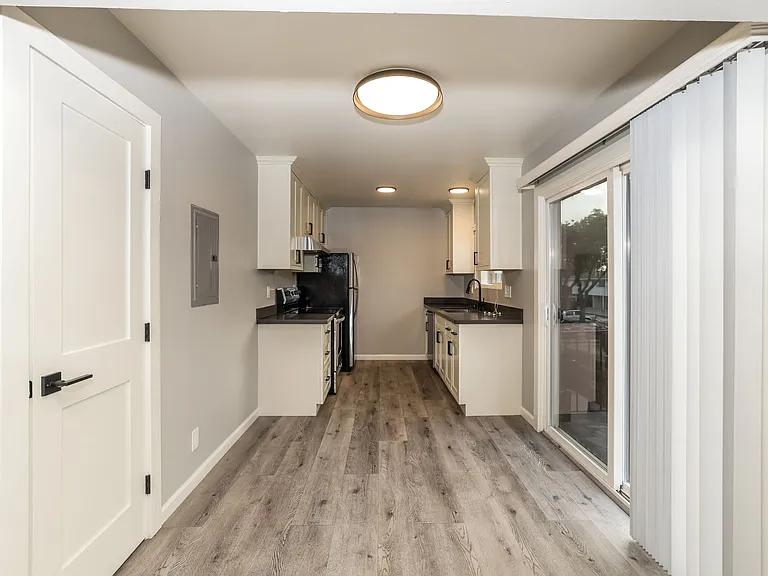1260 Cortez Dr #10 — Photo 7