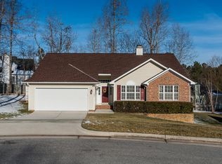 104 Grandtree Ct, Cary, NC 27519