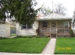 808 Shuler St, Elgin, IL 60123