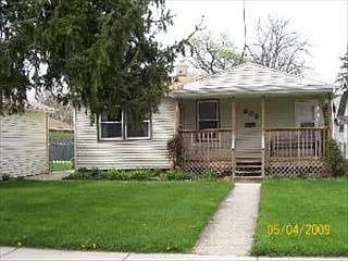 808 Shuler St photo 1