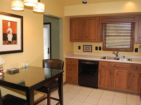 3rd image of 12 Timber Trail Dr