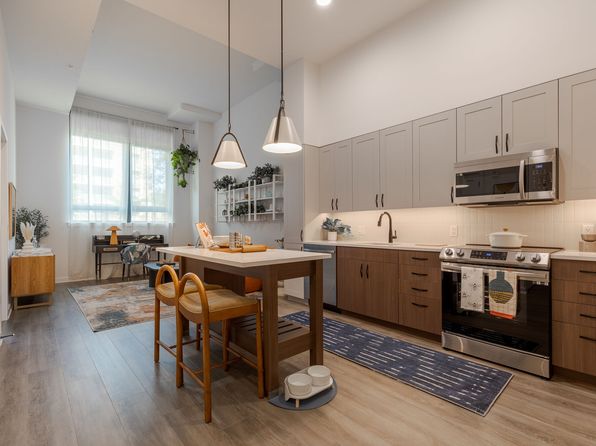 7 M St NE #731