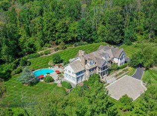 5 Springcroft Rd, Far Hills, NJ 07931