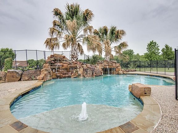 3rd image of 3587 Twin Lakes Dr