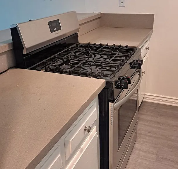 Tustin Villas — Photo 13