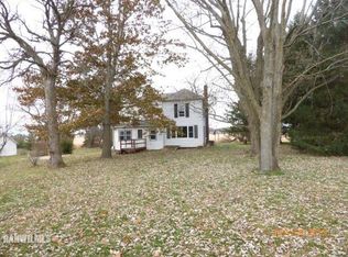 20 N Fawver Rd, Ridott, IL 61067