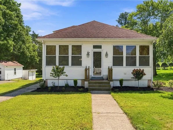 230 School St #1, Lincoln, RI 02865