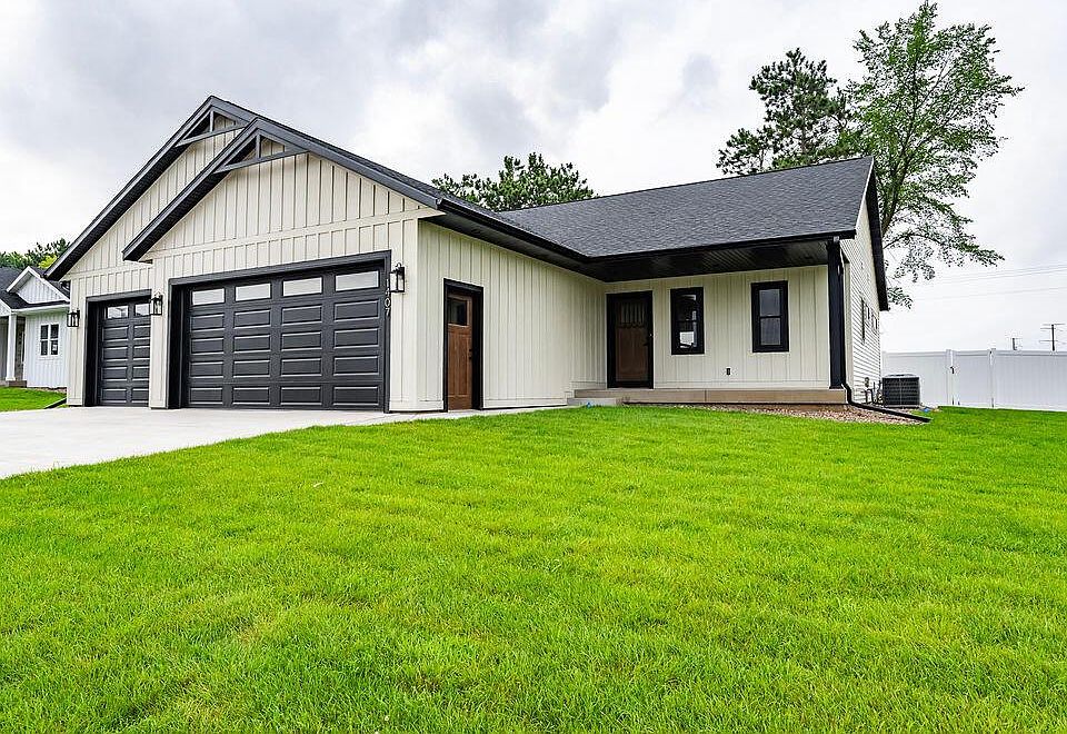 1st image of 1407 Herb LANE