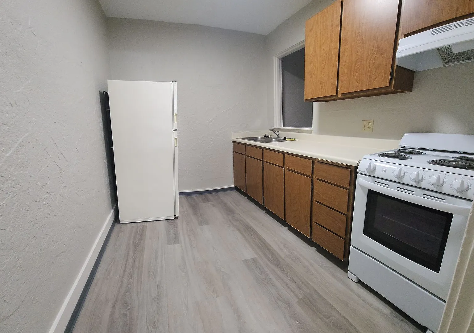 Florence Apartments — Photo 1