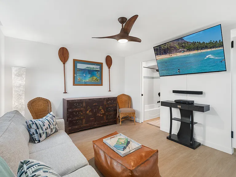 204 Kapahulu Ave #303 — Photo 18