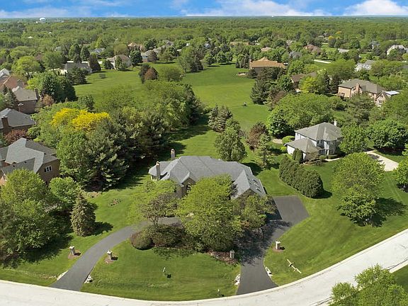 3rd image of 28 Copperfield Dr