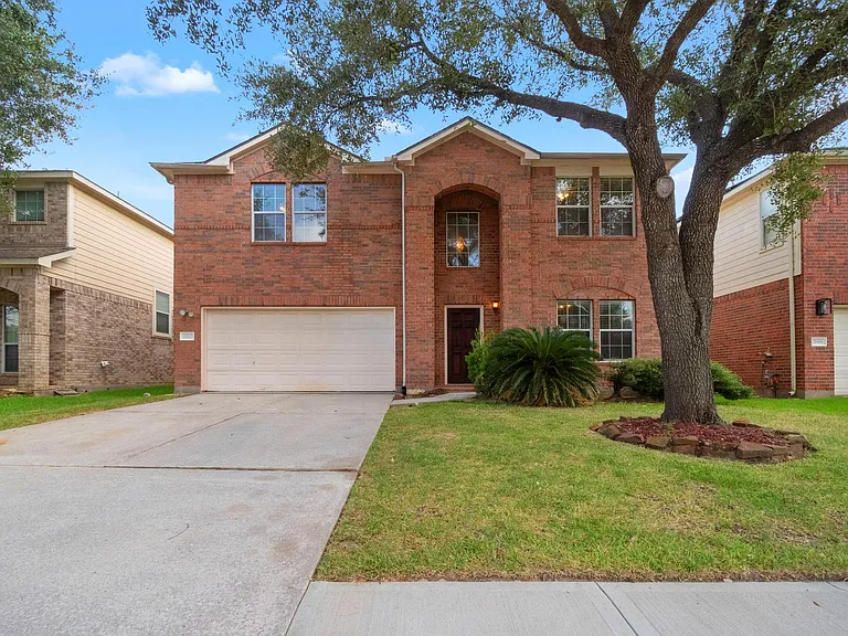 11822 Green Willow Falls Dr — Photo 1