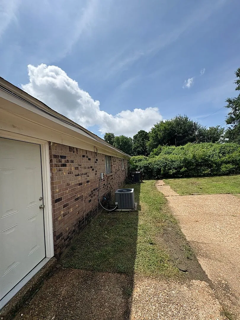 Welcome to 1841 S. Perkins Road! — Photo 3