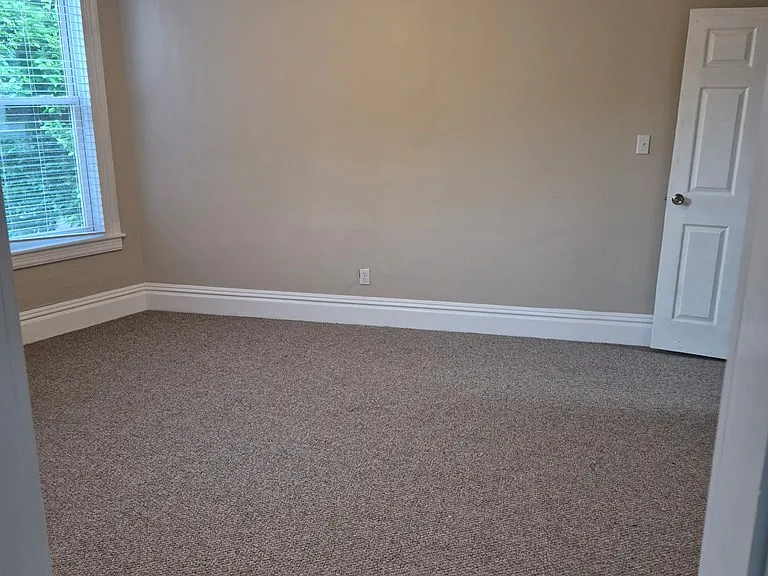 146 Edgington Ln #2 — Photo 4