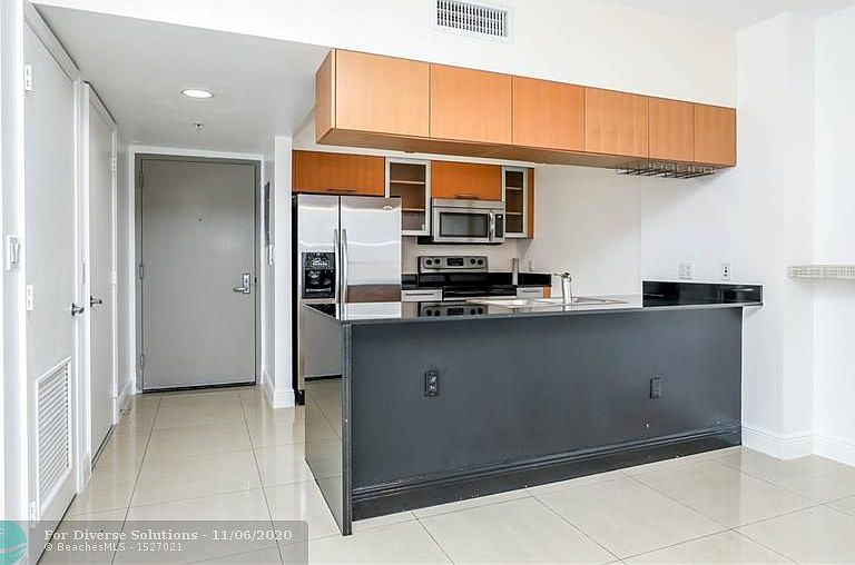opera tower zillow miami