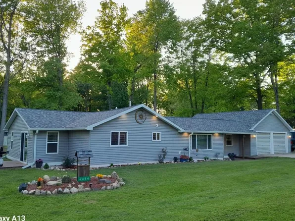6454 Peggy Ln, Lake, MI 48632