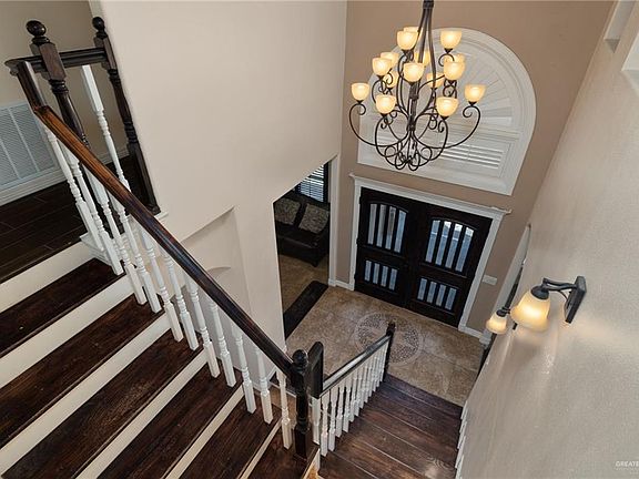 2nd image of 682 Alto Bonito St