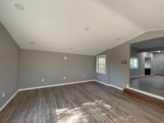 4th image of 1600 W Norfolk Ave