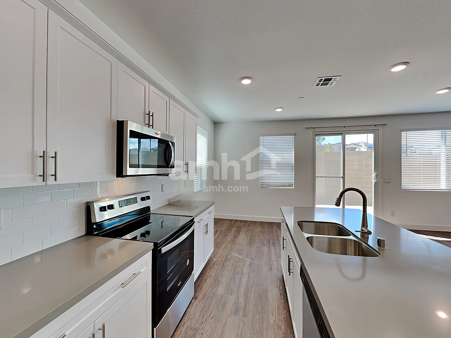 3 bed, 2.5 bath, 1851 sqft, $2,485 — Photo 4