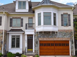 18363 Eagle Point Sq, Leesburg, VA 20176