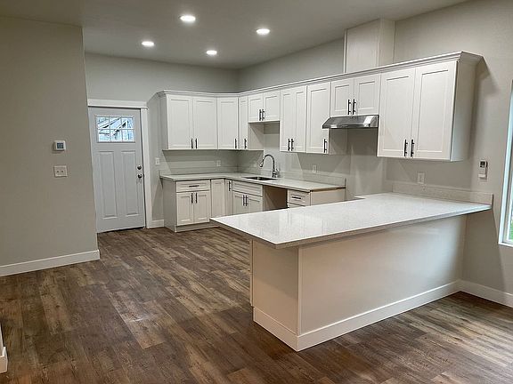 2nd image of 2430 Sumner Ave