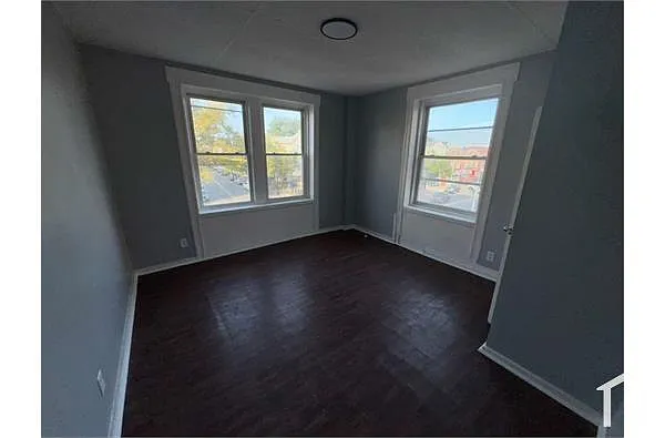 Building Photo - 275 S 7th St #2N