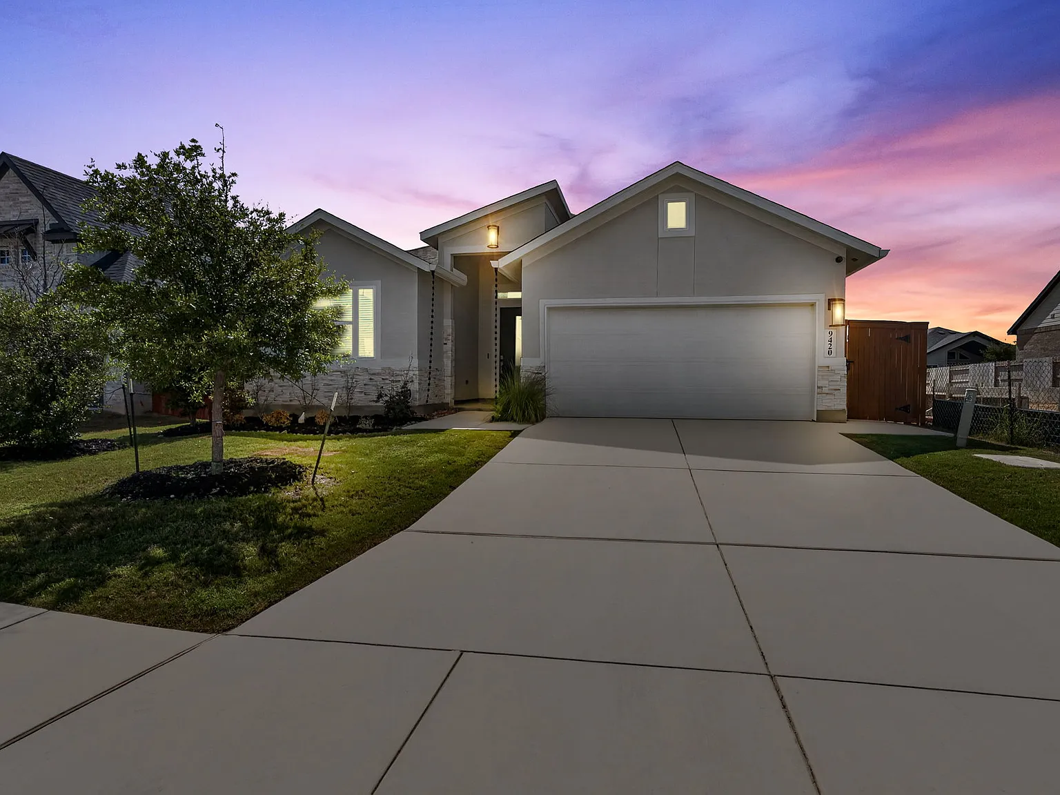 9420 Mattock - 1 — Photo 1