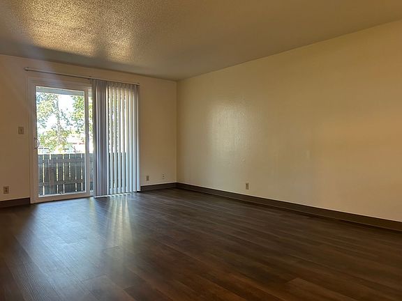 3rd image of 612-614 Shangri La Ave NE #F