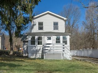 33 Brooklyn Stanhope Rd, Stanhope, NJ 07874