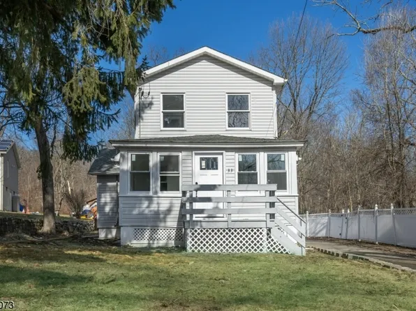 33 Brooklyn Stanhope Rd, Hopatcong Boro, NJ 07874