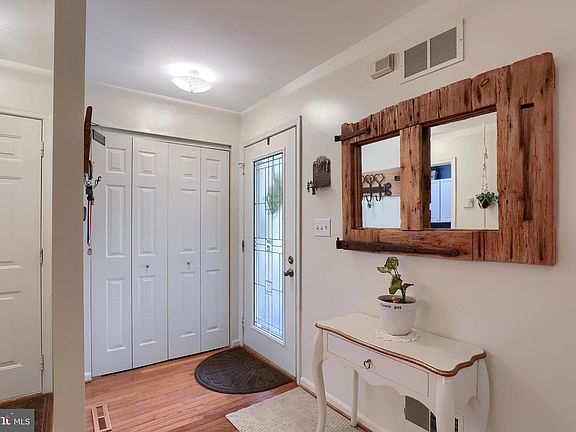 3rd image of 23 Laurelgate Pl