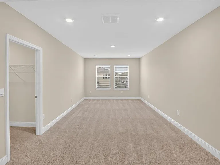 2546 Warren Acres Blvd — Photo 34