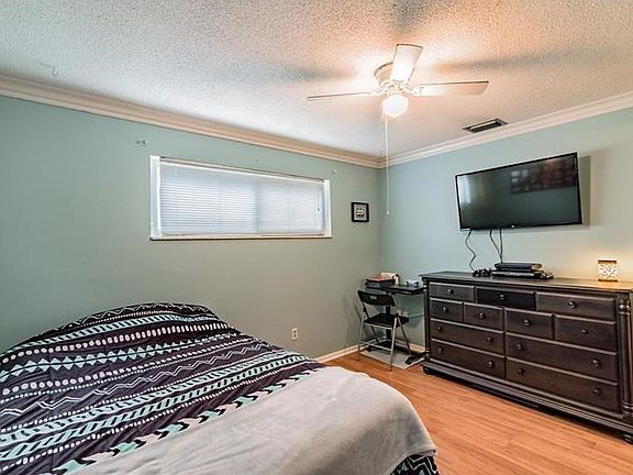 5th image of 1879 Princeton Dr