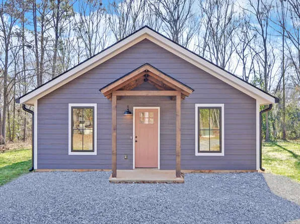 43 Privet Dr, Hartwell, GA 30643