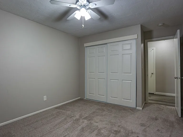 Sierra Terrace — Photo 17