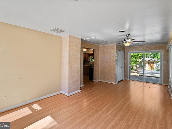 4th image of 7959 Oak Rd