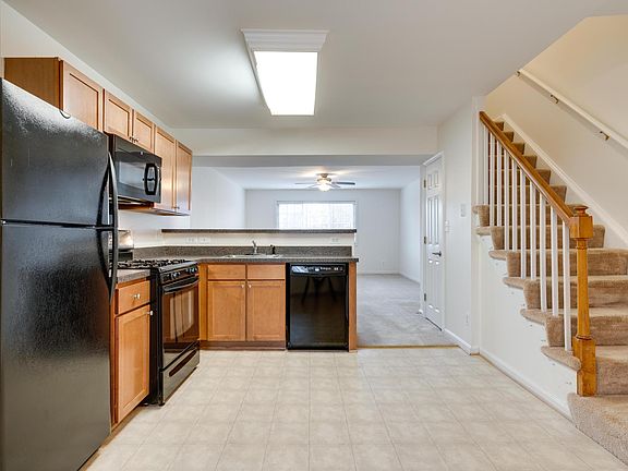 3rd image of 1435 N Van Dorn St #B