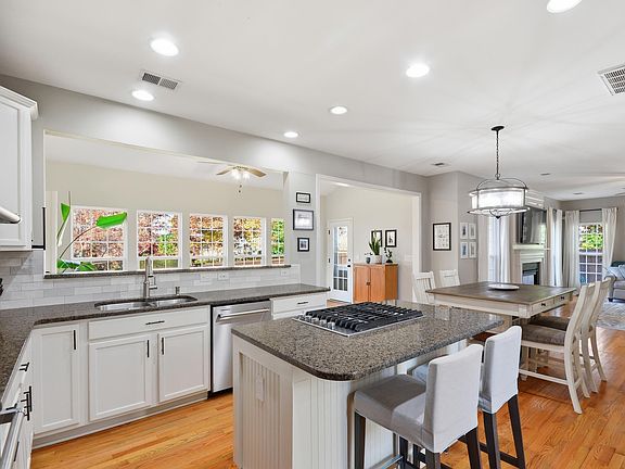 3rd image of 137 Hammett Pond Ct