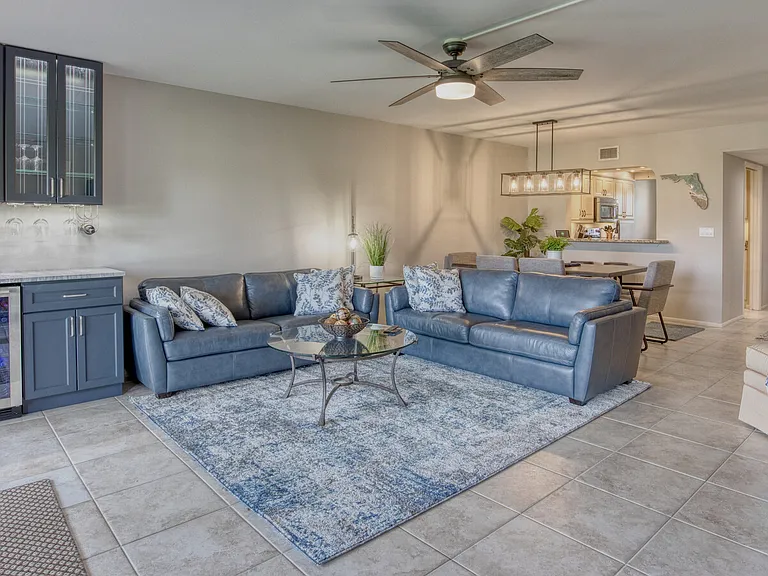 5640 Golf Pointe Dr #1 — Photo 2