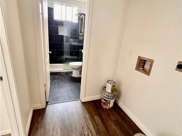 129 W Palmyra Ave — Photo 16