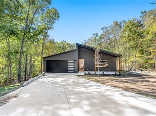 8 Wigtown Ln, Bella Vista, AR 72715