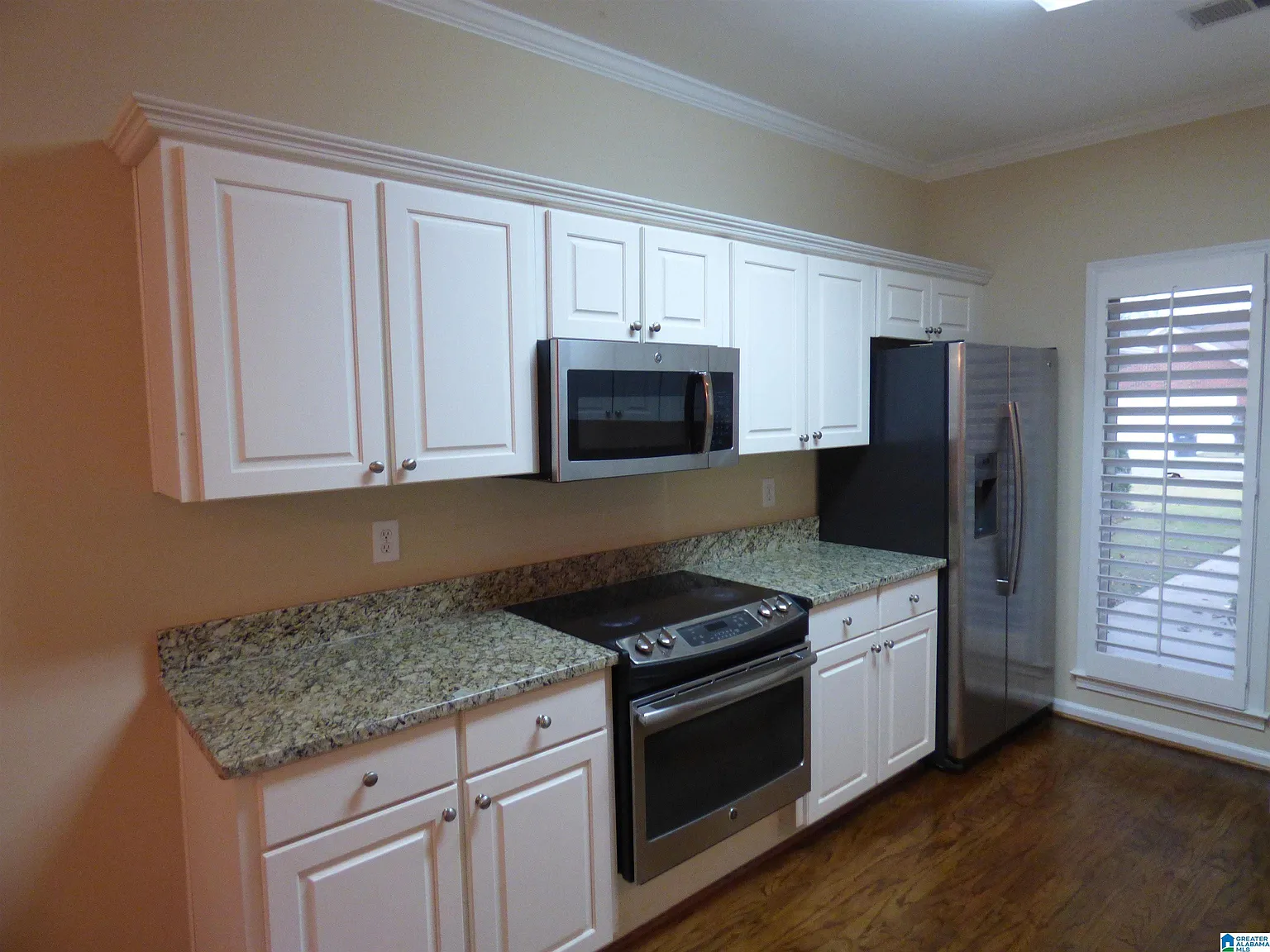 3 bed, 2.0 bath, 1736 sqft, $2,150 — Photo 4
