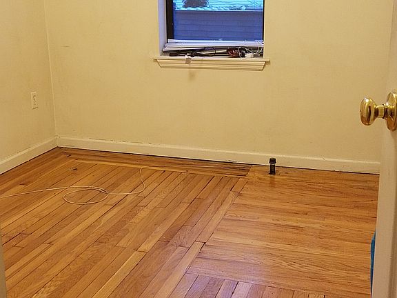 4th image of 2328 28th St
