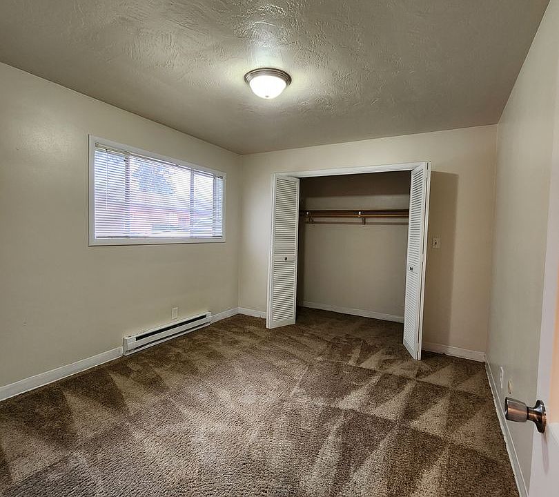 192Western Village Apartments 18691913 Broadway St NE Salem OR Zillow