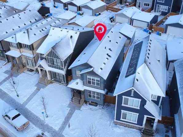 321 S Magnolia Way SE, Calgary, AB T3M 3S6