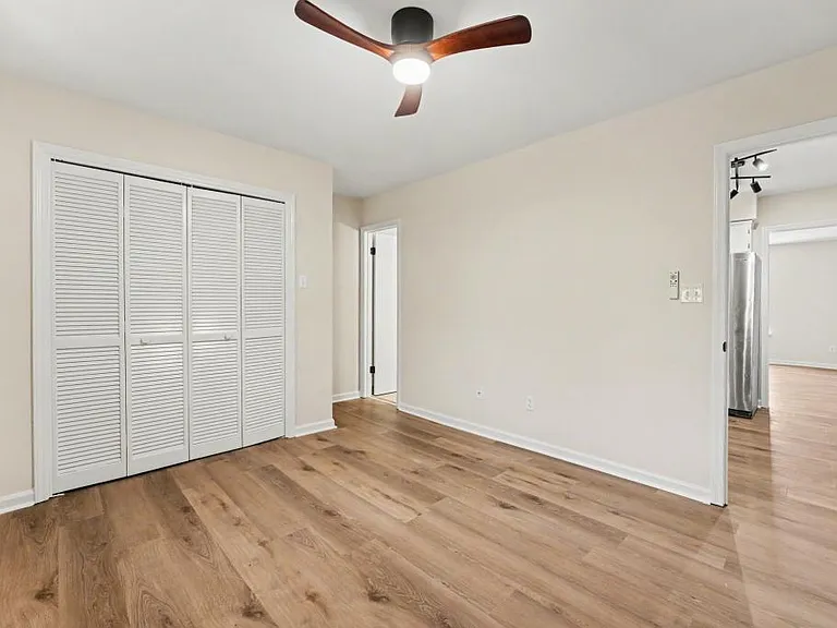 1309 Hudson Ave #C13 — Photo 10